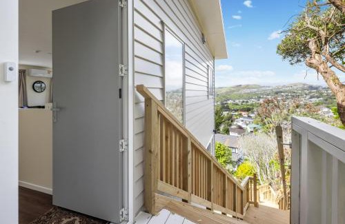 Johnsonville House | Stunning view, privacy, close to ferry & brand-new
