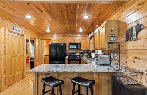 My Mountain House | Stunning Views~Hot Tub~Foosball~Grill~Dog Friendly