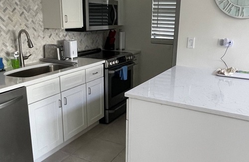 Bolongo Bay Condo | Stunning Views, Newly Remodeled, Steps from the Pools & minutes walking to beach