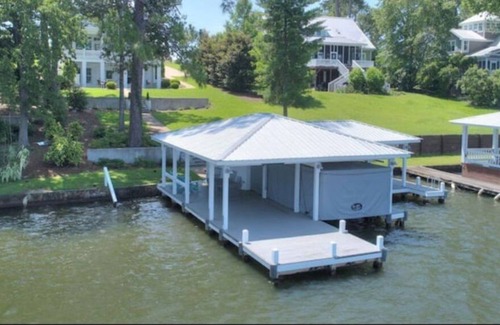 Warwick House | Stunning views of Lake Blackshear!