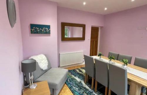 Padfield House | Stunning Views Pet-Friendly Sleeps 6 Great Walks Pass the Keys