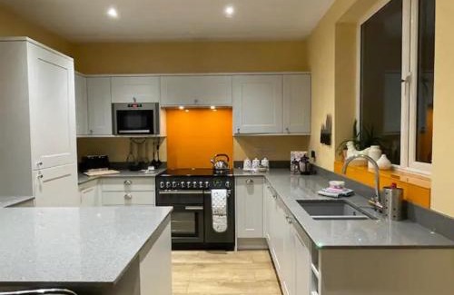 Padfield House | Stunning Views Pet-Friendly Sleeps 6 Great Walks Pass the Keys