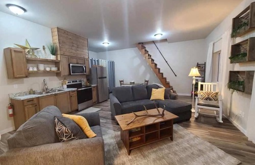 Eatonville Cottage | Stunning Views! ~Tahoma Ridge Cottage~ 35 miles to Mt. Rainier! Enjoy every moment!
