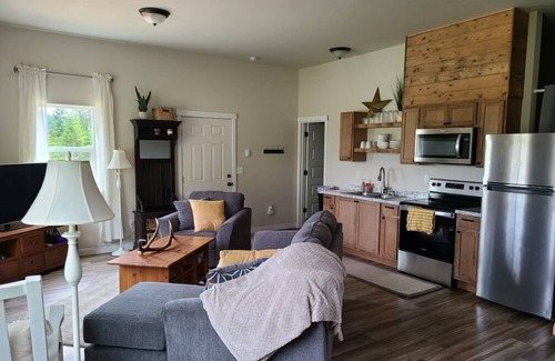 Eatonville Cottage | Stunning Views! ~Tahoma Ridge Cottage~ 35 miles to Mt. Rainier! Enjoy every moment!