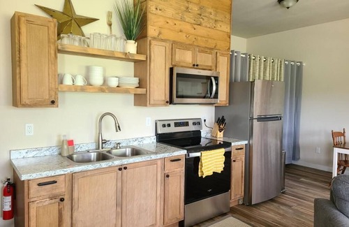 Eatonville Cottage | Stunning Views! ~Tahoma Ridge Cottage~ 35 miles to Mt. Rainier! Enjoy every moment!