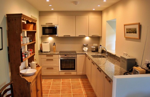 Great Broughton House | Stunning villa for 4 guests with WIFI, TV, terrace and parking