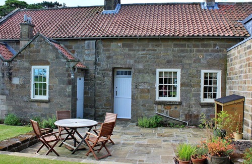 Carlton-in-Cleveland House | Stunning villa for 4 guests with WIFI, TV, terrace and parking