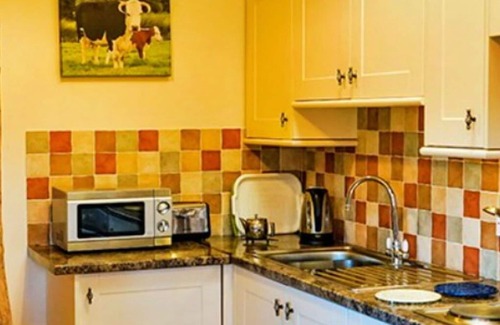 Coalbrookdale House | Stunning villa for 2 guests with WIFI and parking