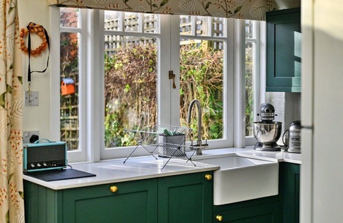 Lewes House | Stunning villa for 4 guests with WIFI