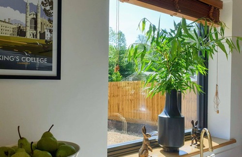 Howlett End House | Stunning villa for 4 people with WIFI, TV, terrace and parking