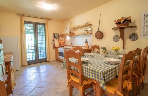 Montoro Villa | Stunning villa for 4 people with pool, WIFI, TV, balcony, panoramic view and parking