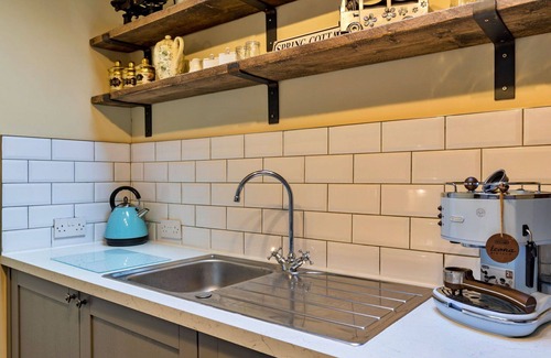 Tunstall House | Stunning villa for 6 people with WIFI and parking