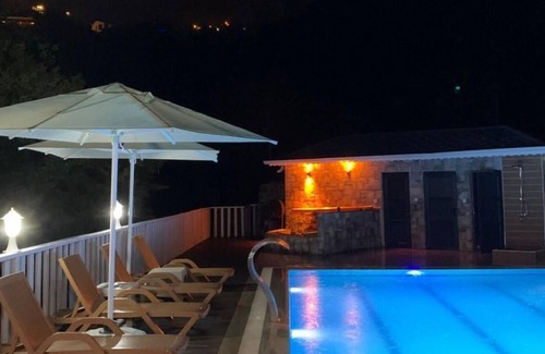 Yanik Villa | Stunning Villa in Peaceful Sapanca in Kartepe