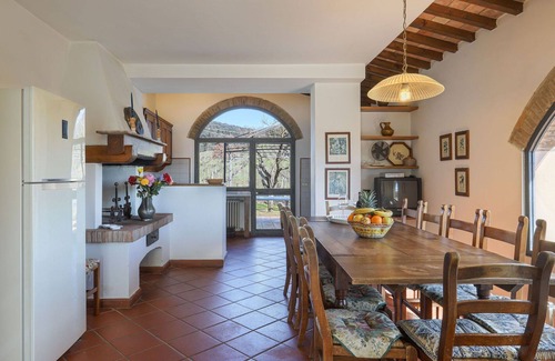 Scandicci House | Stunning villa with WIFI, private pool, TV, patio, pets allowed, panoramic view and parking