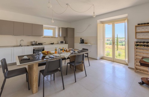 Colle San Valentino Villa | Stunning villa with pool in the hills, halfway between the sea and the mountains