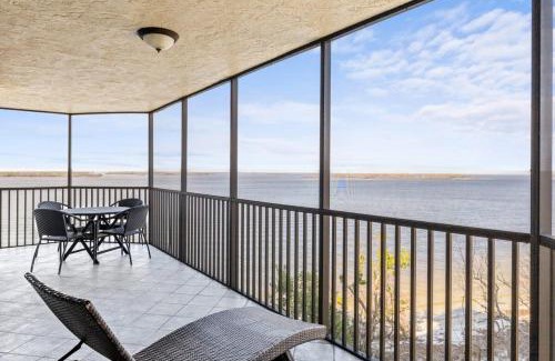 Punta Rassa House | Stunning Waterfront Residence with Panoramic Water Views