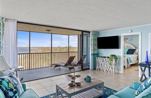 Punta Rassa House | Stunning Waterfront Residence with Panoramic Water Views