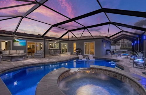 Caloosahatchee House | Stunning Waterfront Villa Direct Gulf Access, Kayaks, Heated Pool Sanctuary on Savona