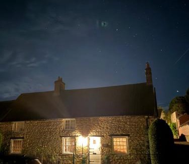 Westow House | Stunning Yew Tree Cottage