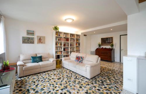 San Polo Apartment | Stupendo Luxury Apartment Canal & Garden View