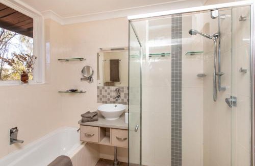 Connellan House | Sturt Desert Pea House