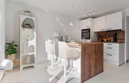 Universitat Apartment | Stuttgart Lux Living| Stylish Living in the Center