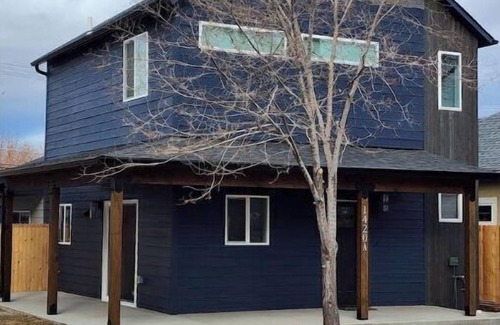 Helena House | Style and comfort in Helena! Easy access to any part of Helena. No cleaning fees