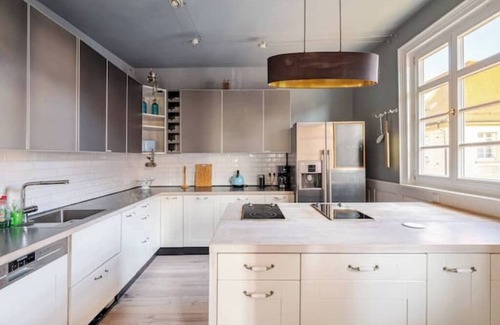 Konigsbach-Stein House | Style house| 370m² |1-8 adults + 2 kids | central | P