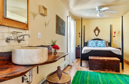 Medusa Other | Stylin' Solar Farmhouse! Hot Tub + Sauna Set on17 Acres, n🐕Friendly, Level1EVnn