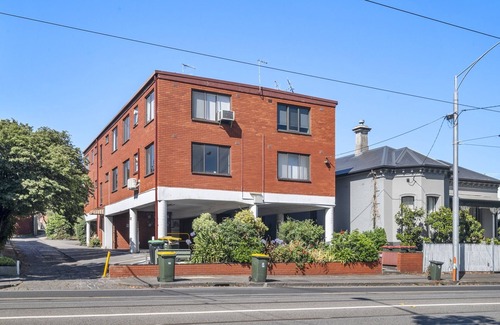Flemington Apartment | Stylish 1-Bed Apartment Near City Highlights