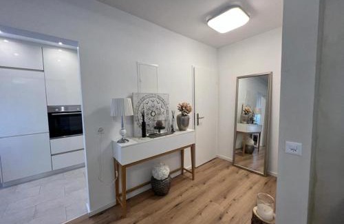 Matthaus Apartment | Stylish 1-bedroom condo close to exhibition square