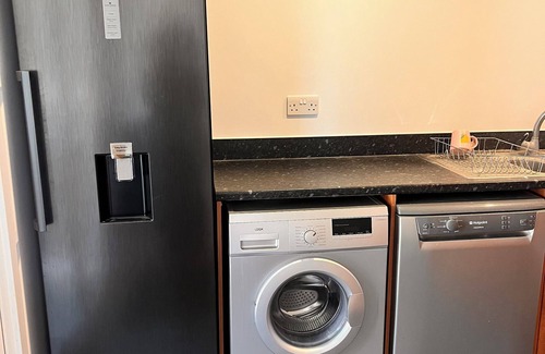 Tottenham Hale Apartment | Stylish 1 bedroom flat fast transport links