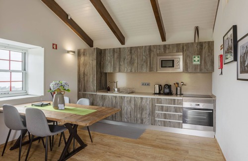 Calheta House | Stylish 1 Bedroom Stone House On Ocean Front - São Jorge, Azores (Bela Lua)