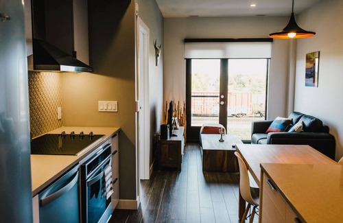 Winnipeg Apartment | Stylish 1BR Suite with Gym, Near Outlet Collection