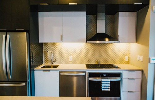 Winnipeg Apartment | Stylish 1BR Suite with Gym, Near Outlet Collection