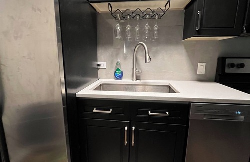 Downtown Denver Condo | Stylish 1BR w/Patio Skyline Views, Pool, Gym & Work/Meeting Amenities