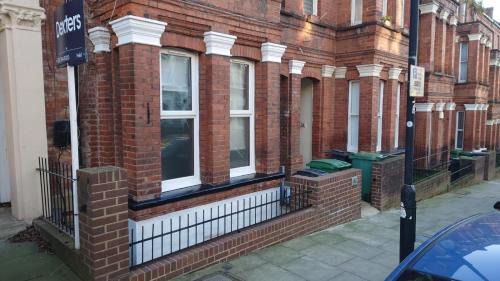 Kilburn Apartment | Stylish 2-Bed Flat In The Heart of West Hampstead