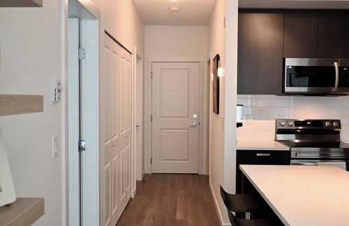 Fleetwood Apartment | Stylish 2-Bedroom Condo Premium Comfort, Central Location sleeps 4