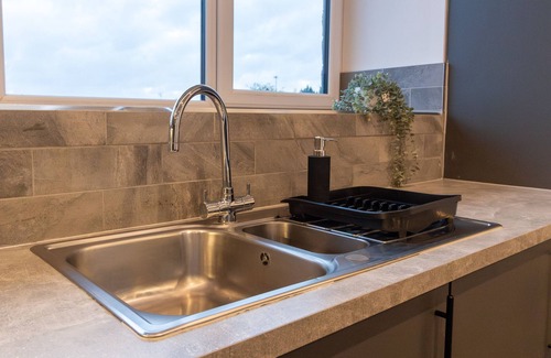 Kirkheaton Apartment | Stylish 2-Bedroom Apartment for 6 Guest