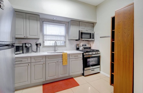 McGinley Square Apartment | Stylish 2 BR - Quiet Street - Minutes to NYC