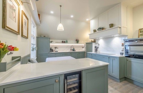 Windsor Apartment | Stylish 2Bed/2Bath Flat In The Heart Of Windsor