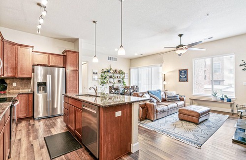 Meridian Condo | Stylish 2BR/2BA Condo w/Garage for Business & Leisure