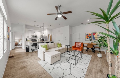 Montopolis Apartment | Stylish 2BR Apartment! Pool, Gym & Prime Location Near Downtown & Airport