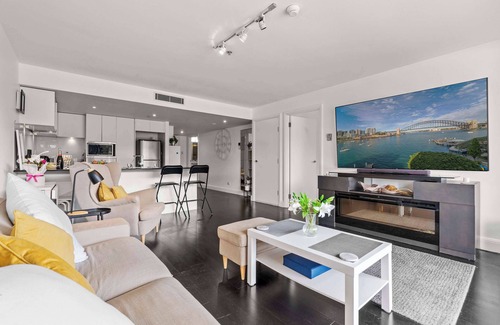 Woolloomooloo Apartment | Stylish 2BR Finger Wharf Getaway