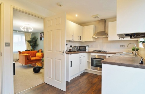 Grenoside House | Stylish 2BR Home w/Garden and Parking in Sheffield