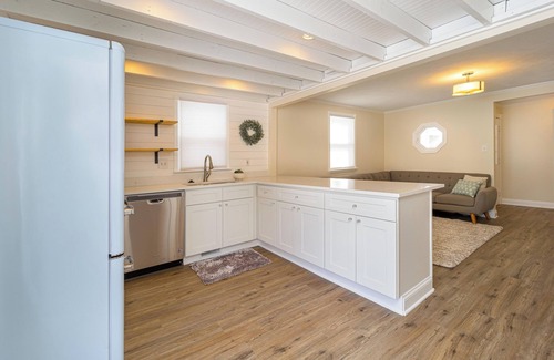 Greenwood House | Stylish 2BR n Old Town Greenwood