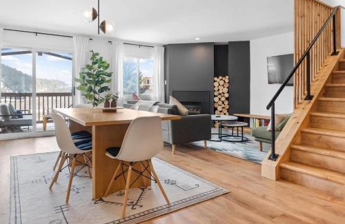 Summit Cove House | Stylish 2BR Near Trails and Slopes