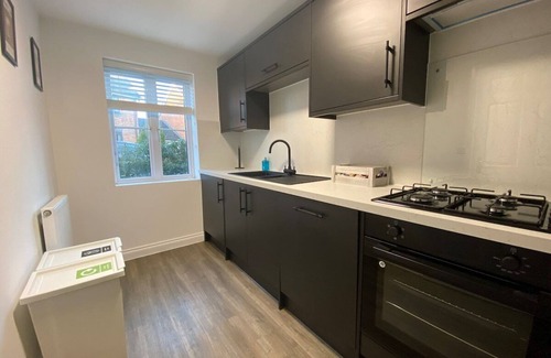 Corby House | Stylish 3-Bed House with Free Parking & Netflix