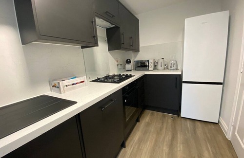 Corby House | Stylish 3-Bed House with Free Parking & Netflix