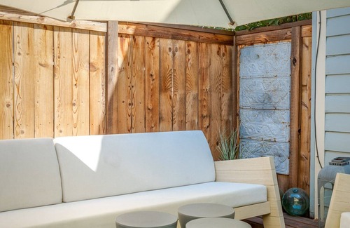 Newlands House | Stylish 3 Bedroom/3 Bathroom Near PEARL, PARKS & CU